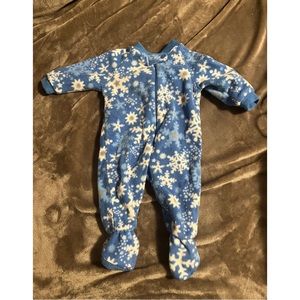 4/$20 ✨ Adorable Blue Snowflake Fleece Sleeper (3-6M)
